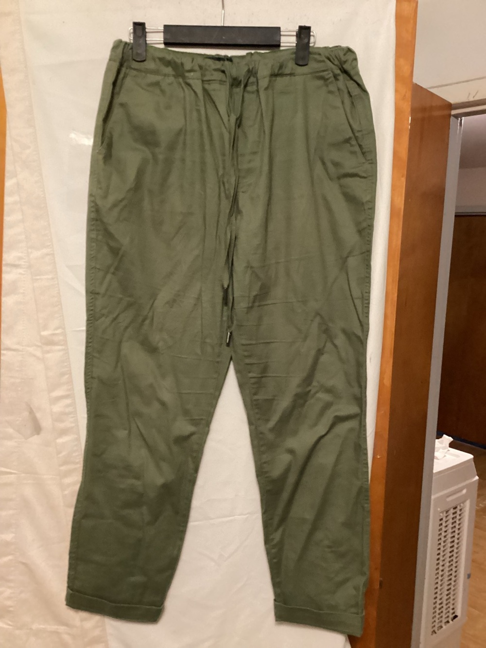 Wild Fang tapered leg pants casual,comfy , pull on summer pants SZ M